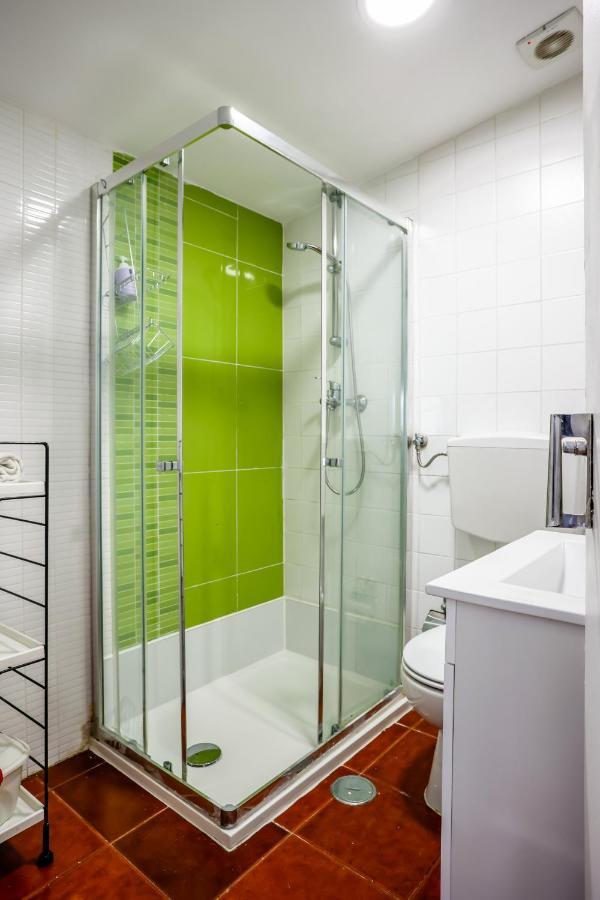 Cozy 3 Bedroom Apt In Lively Bairro Alto Lisbon Bagian luar foto