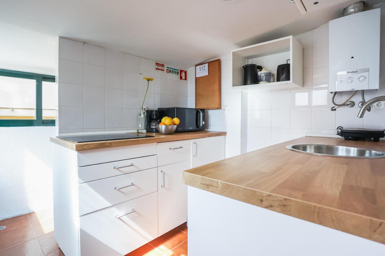 Cozy 3 Bedroom Apt In Lively Bairro Alto Lisbon Bagian luar foto