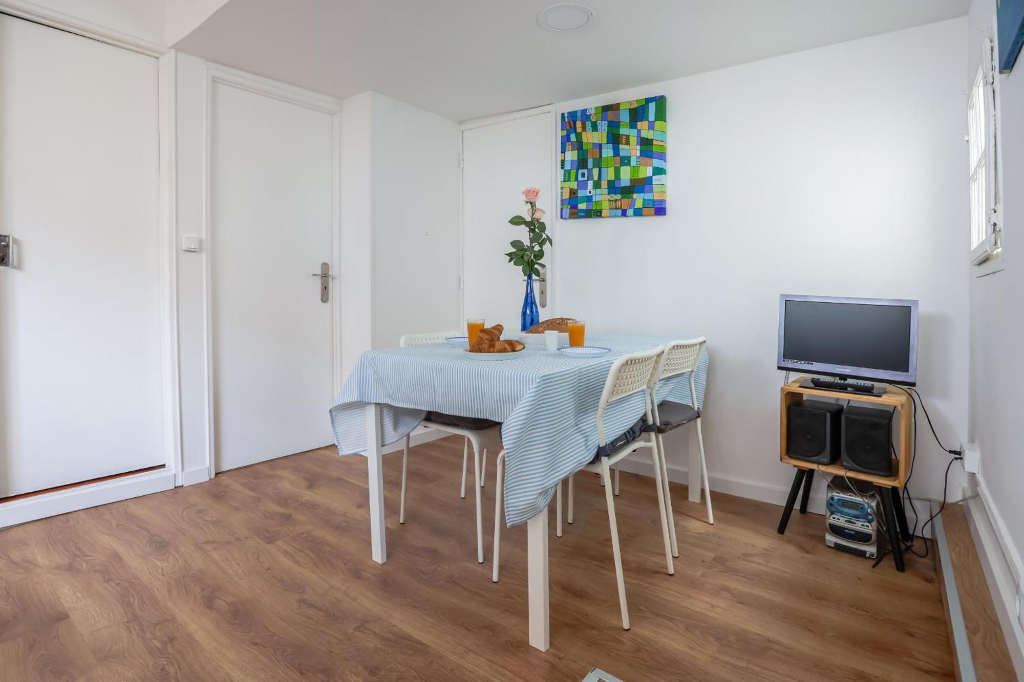 Cozy 3 Bedroom Apt In Lively Bairro Alto Lisbon Bagian luar foto